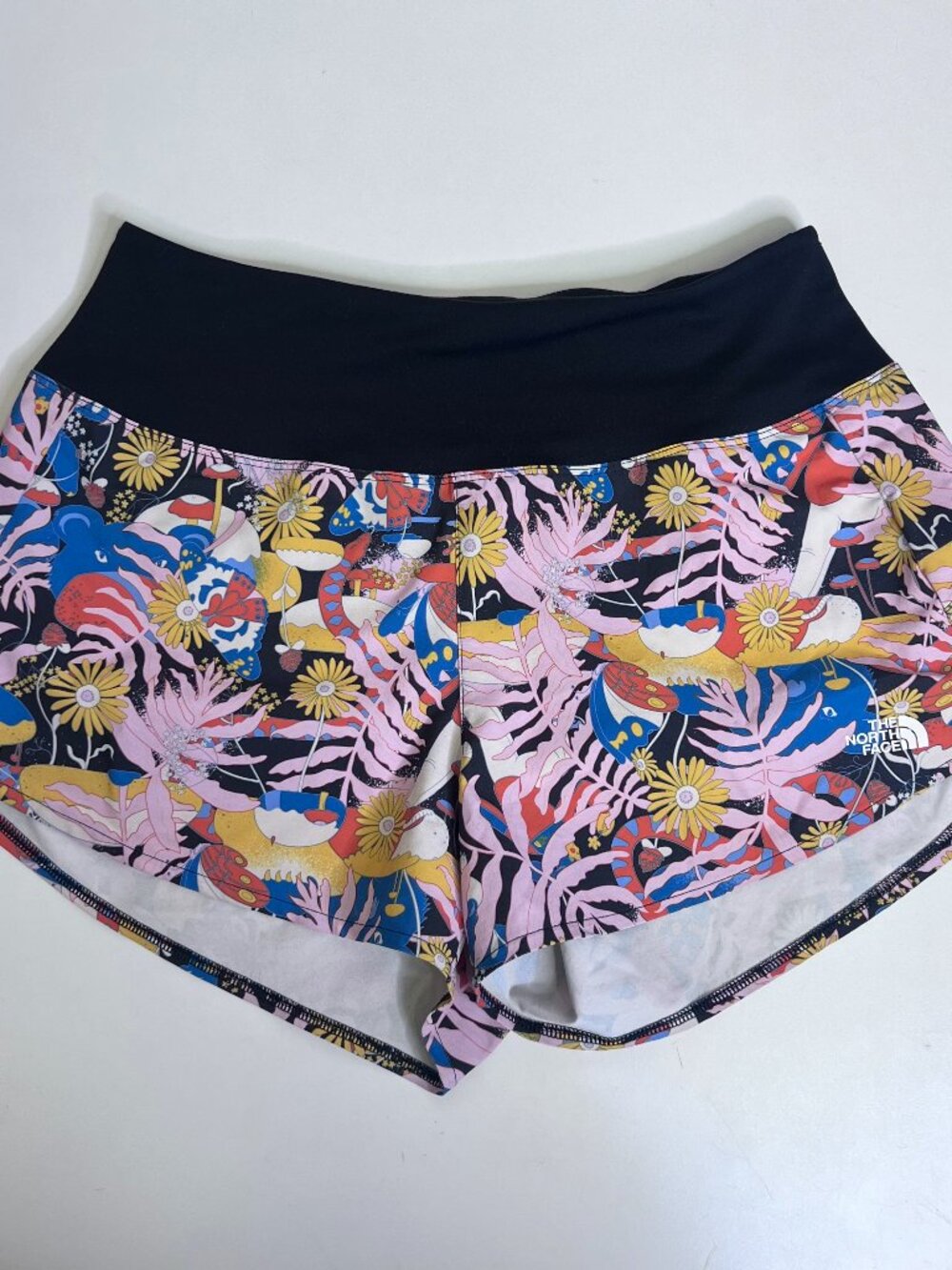 The North Face Women’s Printed Arque 3'' Athletic Shorts Colorful - Size Large